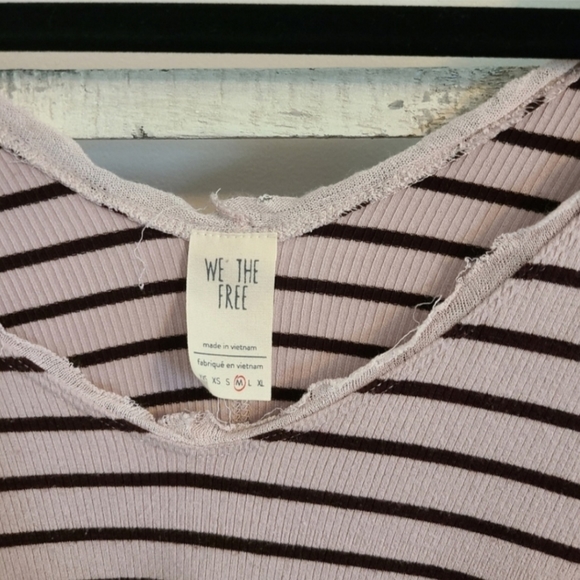 Free People Top We the free womens Medium Ribbed flounce hem v-neck thumbholes - Picture 5 of 6
